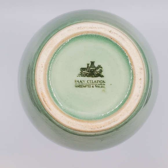 VINTAGE BAAN CELADON Pottery VASE. Embossed Design. Crackle Glaze. Cottagecore. - Picture 3 of 6